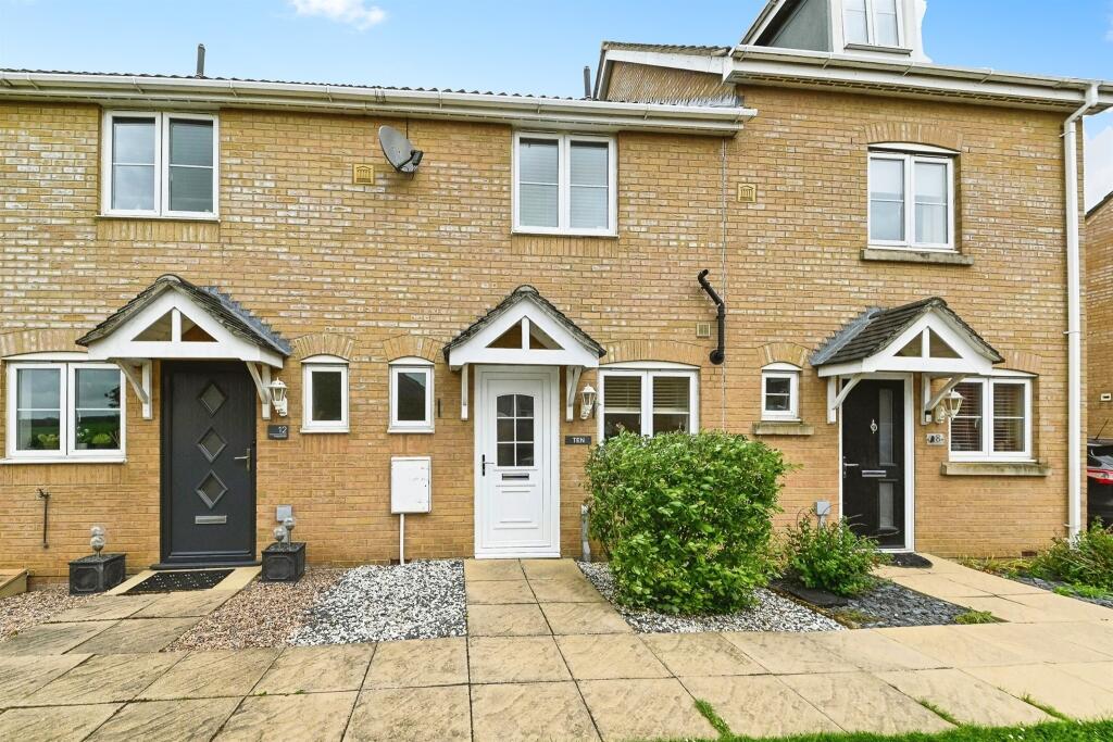 2 bedroom terraced house for sale in Poppyfields, West Lynn, King's