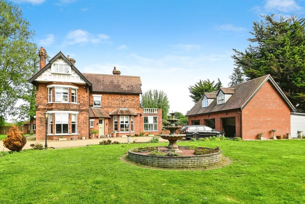 6 bedroom detached house for sale in West Winch Road, West Winch, King