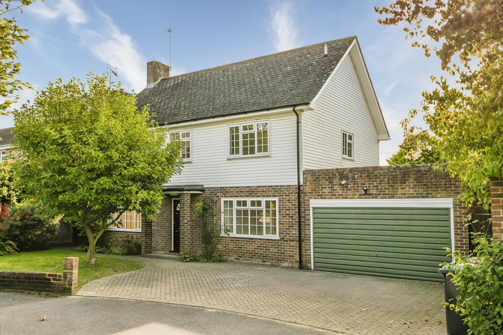 4 bedroom detached house for sale in Summerhill Lane, Lindfield