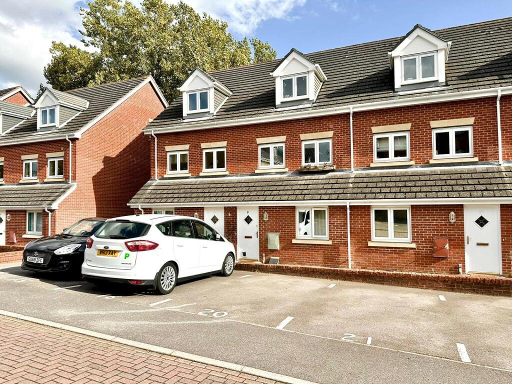 Main image of property: Park Mews, Park Gate, Southampton