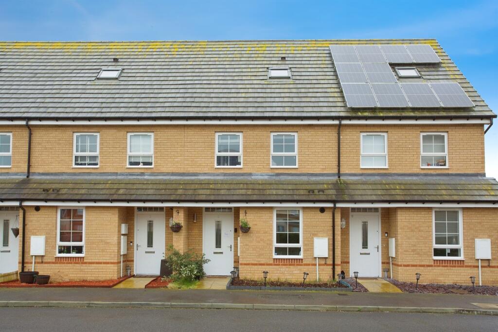 3 bedroom terraced house for sale in Stride Gardens, Bursledon, Southampton, SO31