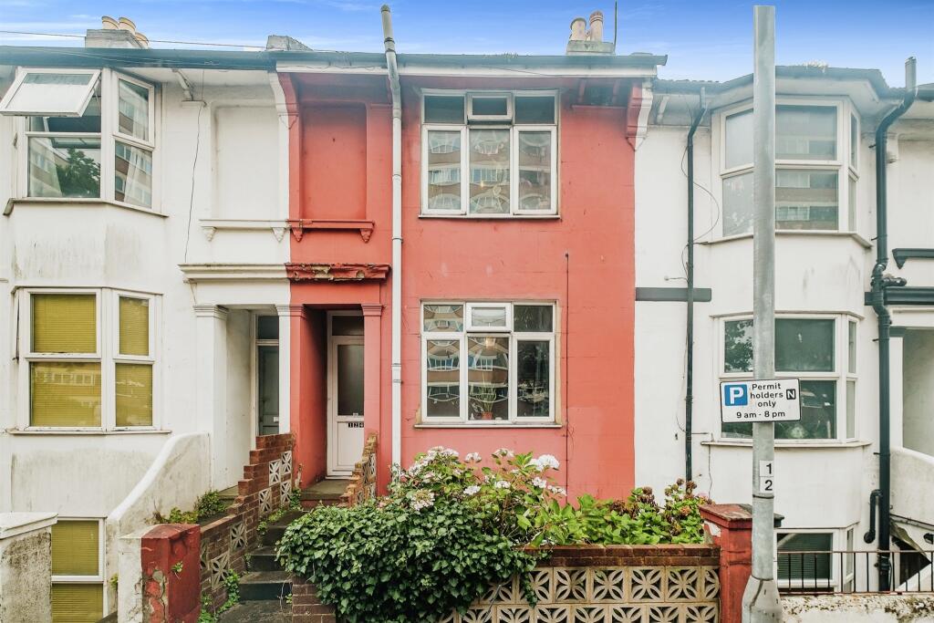 3 bedroom terraced house for sale in Clarendon Road, Hove, BN3