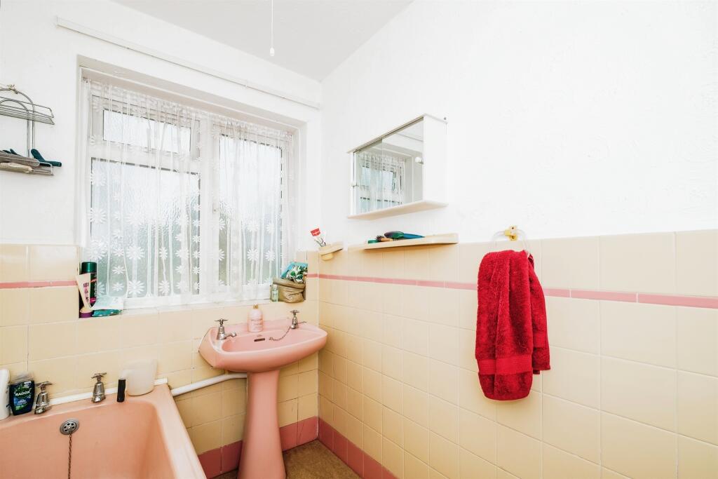 Additional property image - Old Shoreham Road, Portslade, Brighton