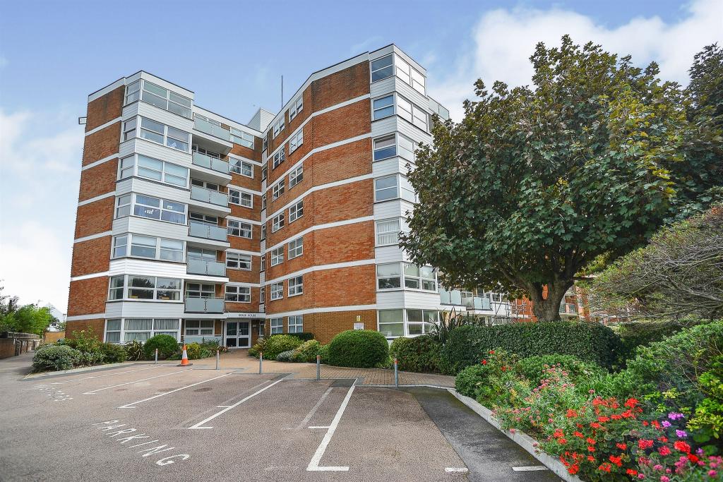2 bedroom flat for sale in Derek House, New Church Road, Hove, BN3