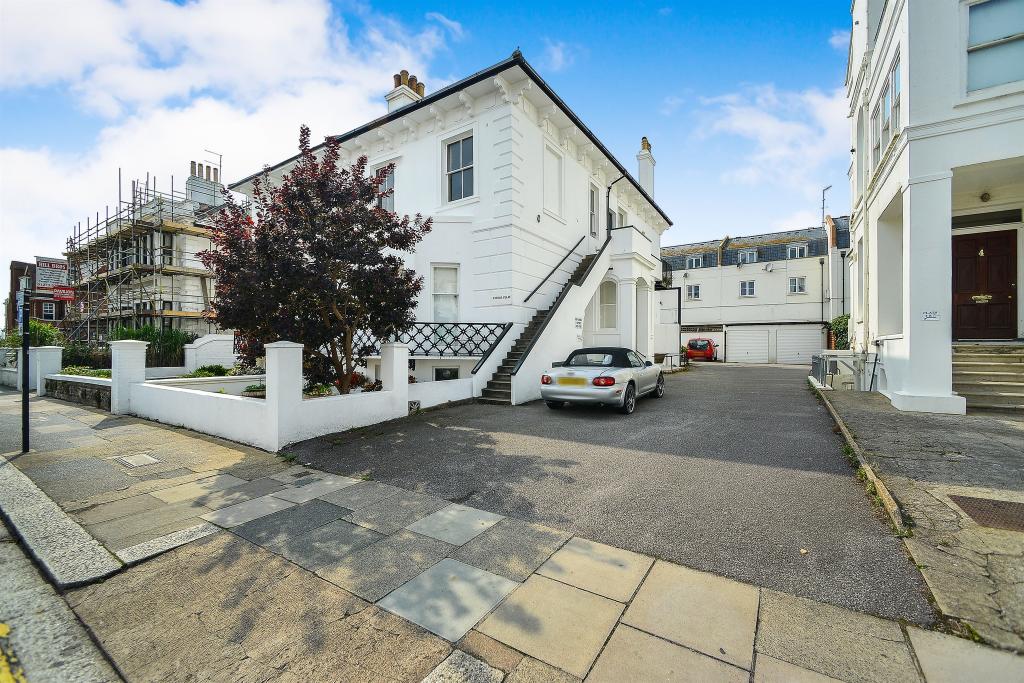 1 bedroom flat for sale in Medina Villas, Hove, BN3