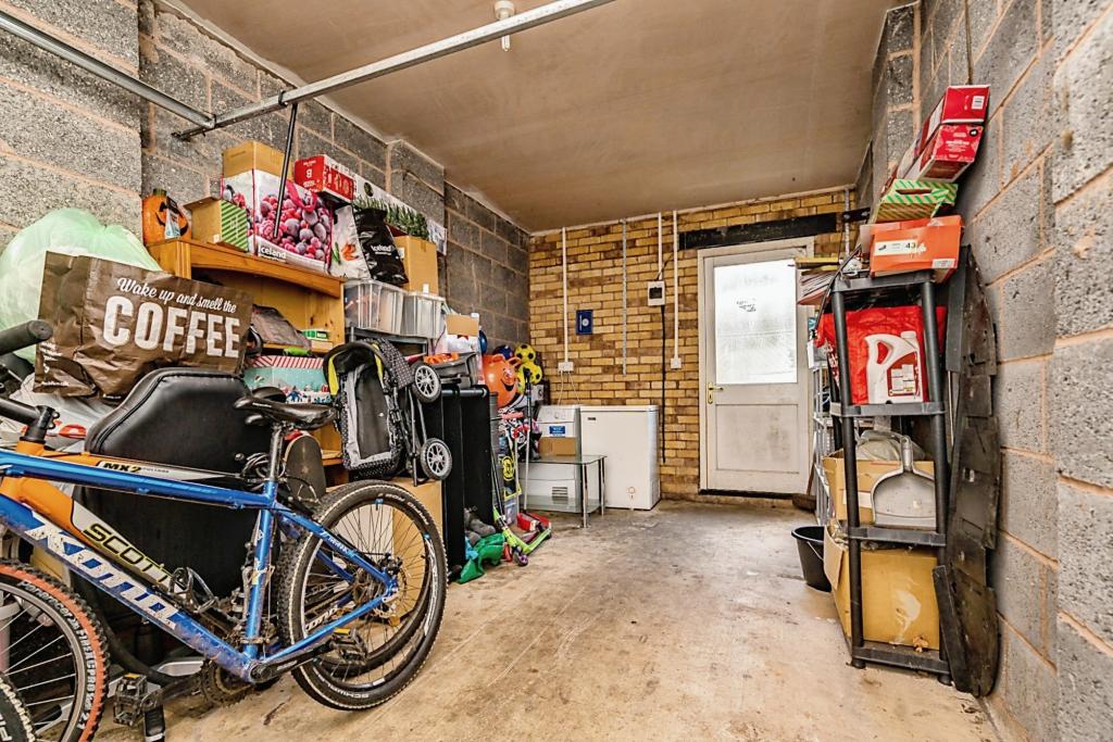 3 bedroom semidetached house for sale in Watergate Lane, Leicester, LE3