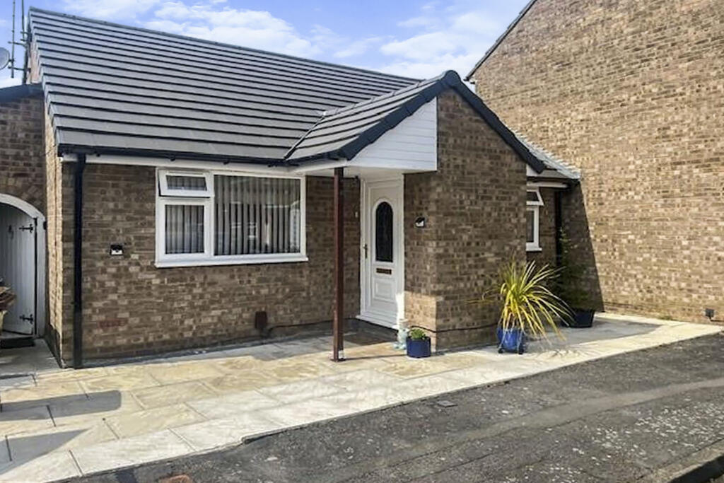 3 bedroom terraced bungalow for sale in Thorpe Field Drive, Thurmaston