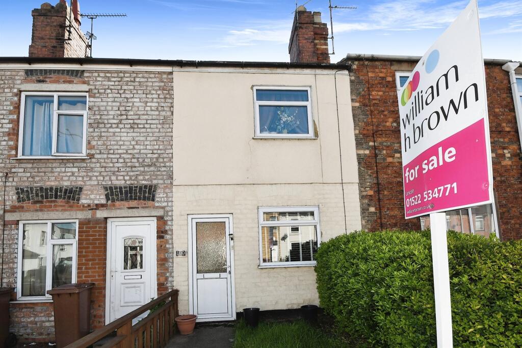 2 bedroom terraced house for sale in Newark Road, Lincoln, LN5