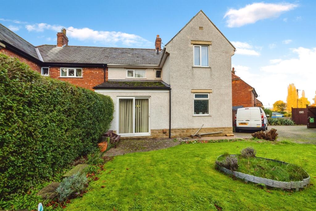 3 bedroom semidetached house for sale in Ruskin Avenue, Lincoln, LN2