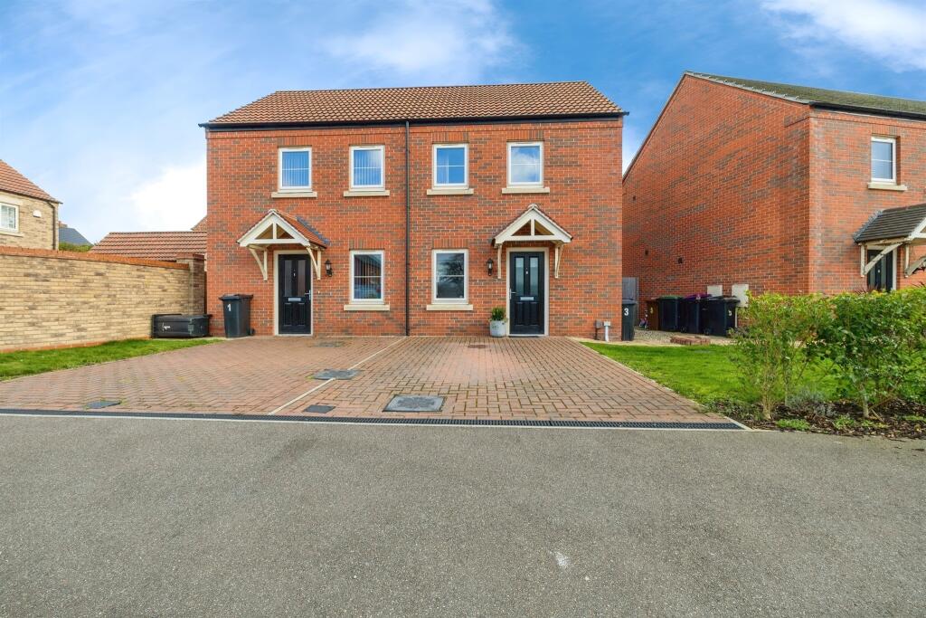 2 bedroom semidetached house for sale in Boole Way, Heighington
