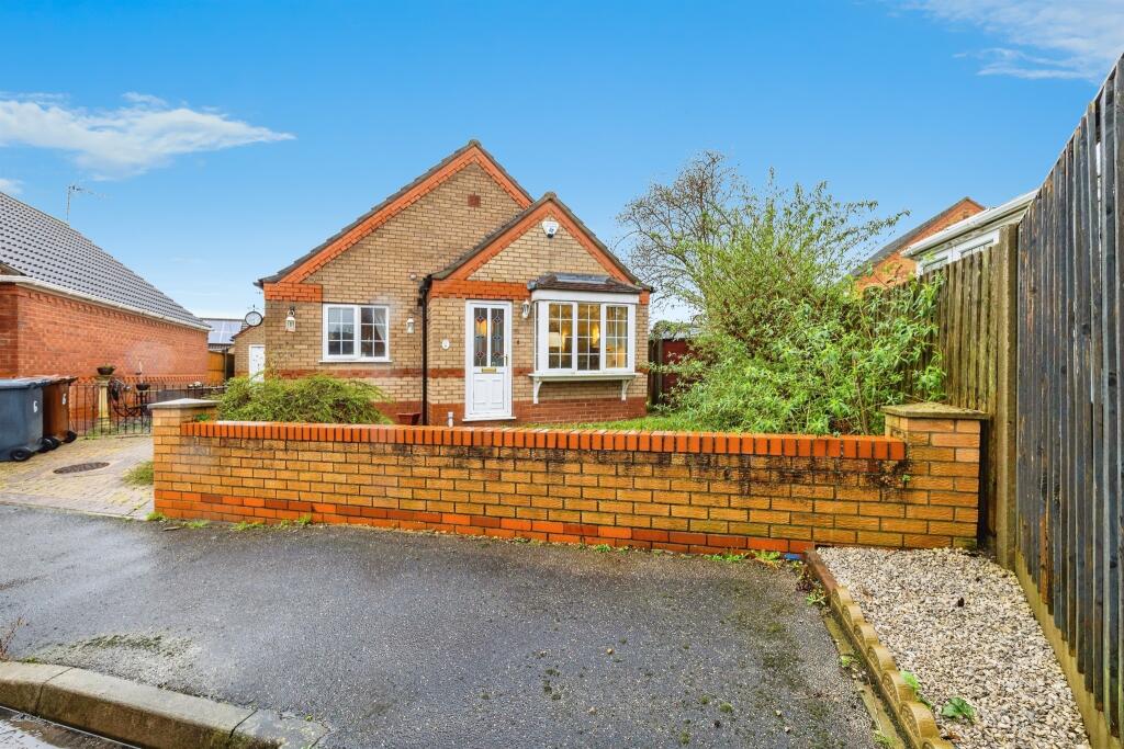 2 bedroom detached bungalow for sale in Cadwell Close, LINCOLN, LN6
