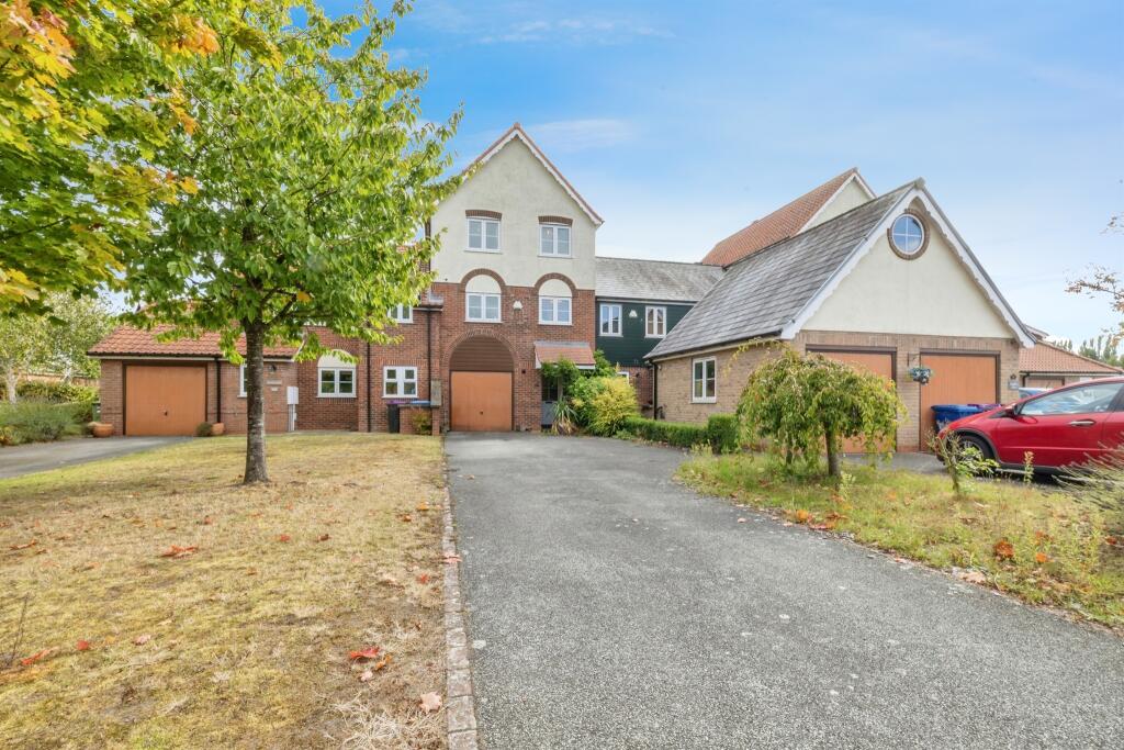 Main image of property: Park Lane, Burton Waters, Lincoln