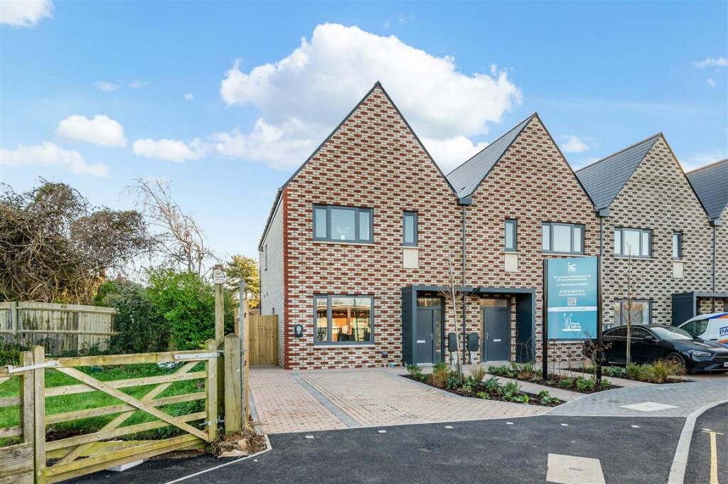 Additional property image - Manor Hall Road, Southwick, Brighton