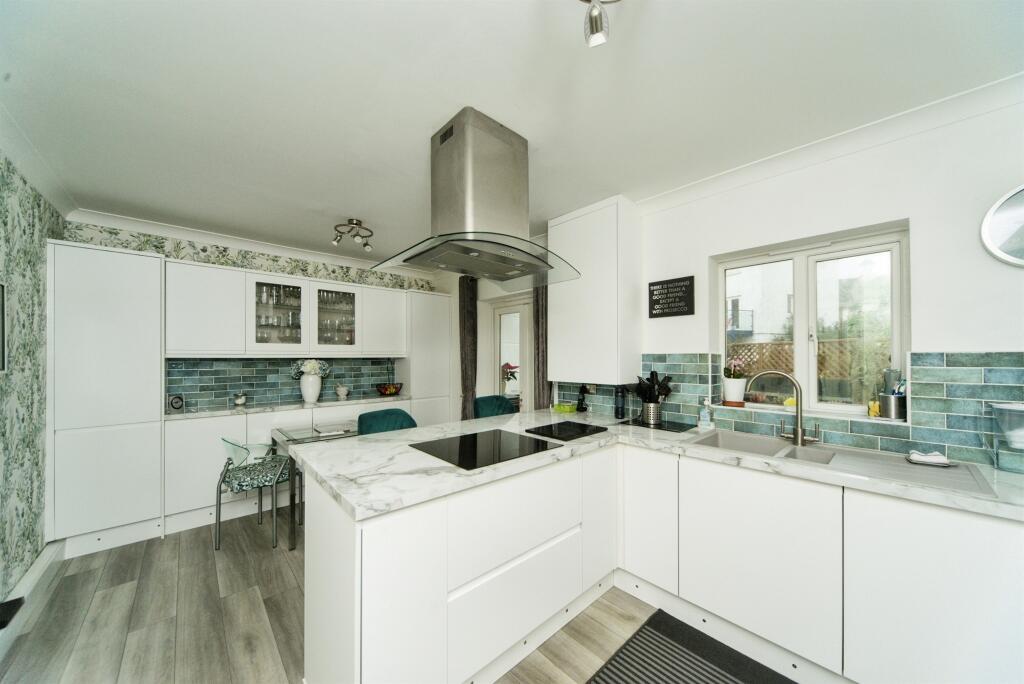 Additional property image - The Piazza, Eastbourne