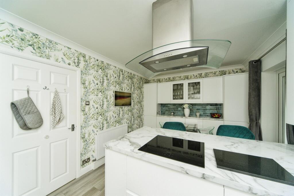Additional property image - The Piazza, Eastbourne