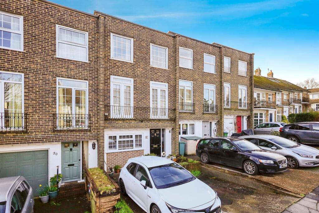 4 bedroom town house for sale in Rufus Close, Lewes, BN7