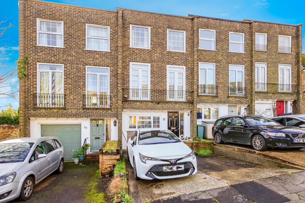4 bedroom town house for sale in Rufus Close, Lewes, BN7