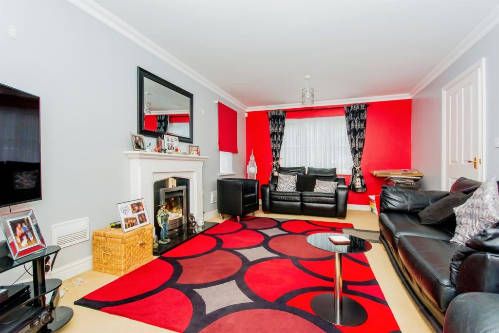 4 bedroom detached house for sale in Carnoustie Court, Sutton Bridge