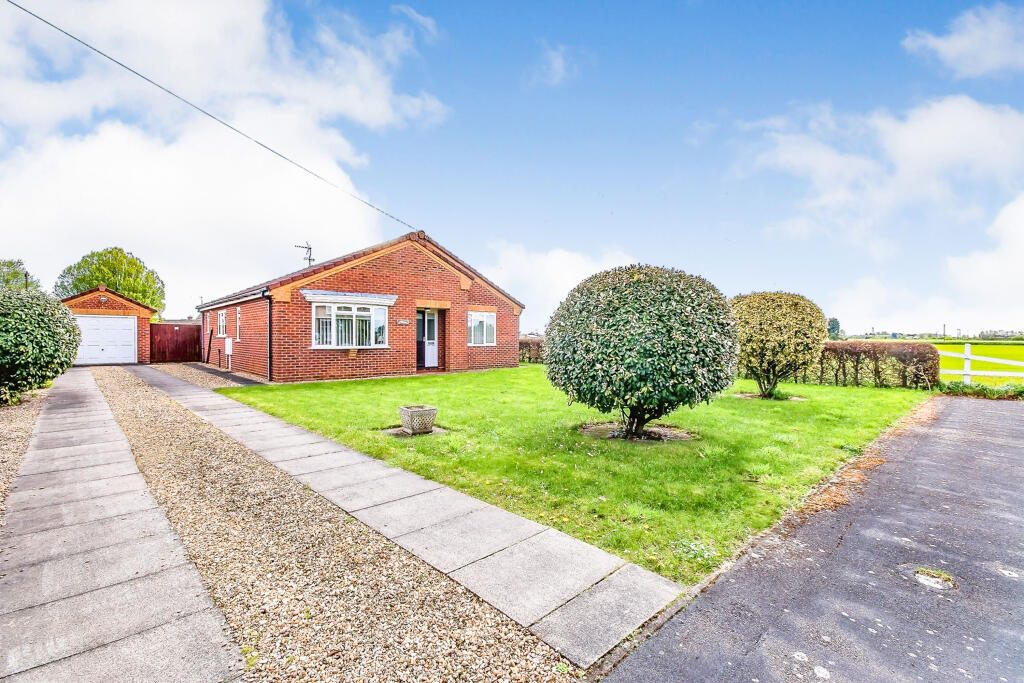 3 bedroom detached bungalow for sale in Dunlin Drive, Long Sutton, Spalding, PE12