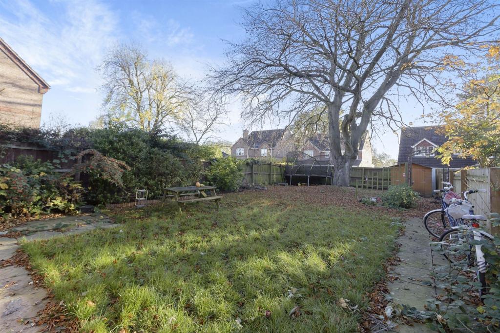 4 bedroom detached house for sale in William Street, LOUGHBOROUGH, LE11