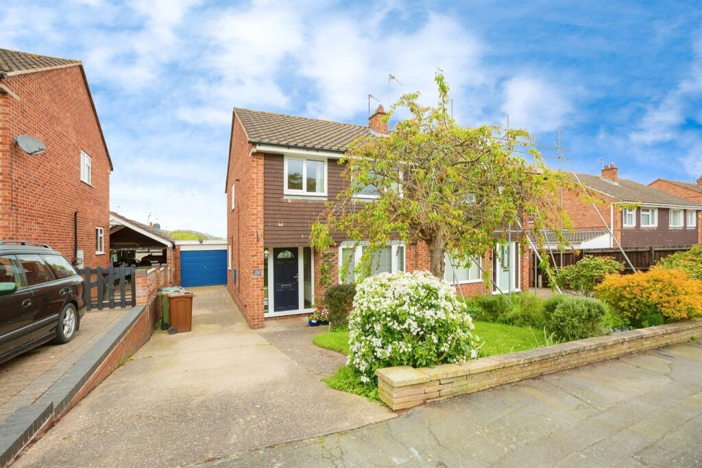 3 bedroom semidetached house for sale in Althorpe Drive, Loughborough