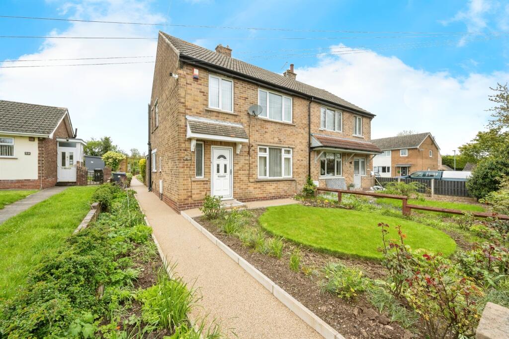 3 bedroom semidetached house for sale in Holywell Crescent, Braithwell
