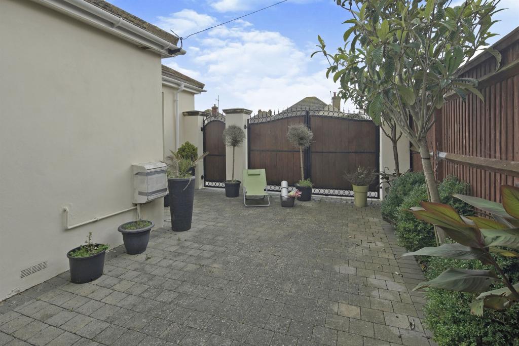 4 bedroom detached bungalow for sale in Arundel Road, Peacehaven, BN10