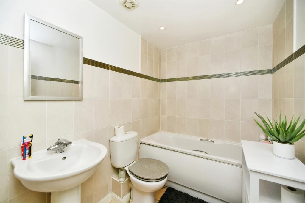 Additional property image - Roundhouse Crescent, Peacehaven