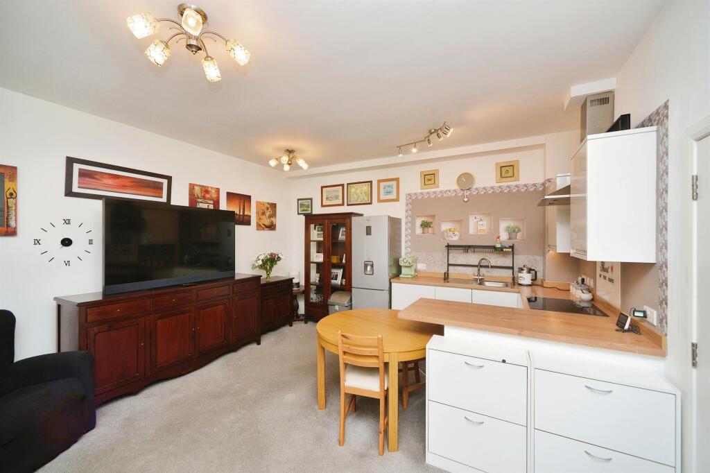 Additional property image - South Coast Road, Peacehaven