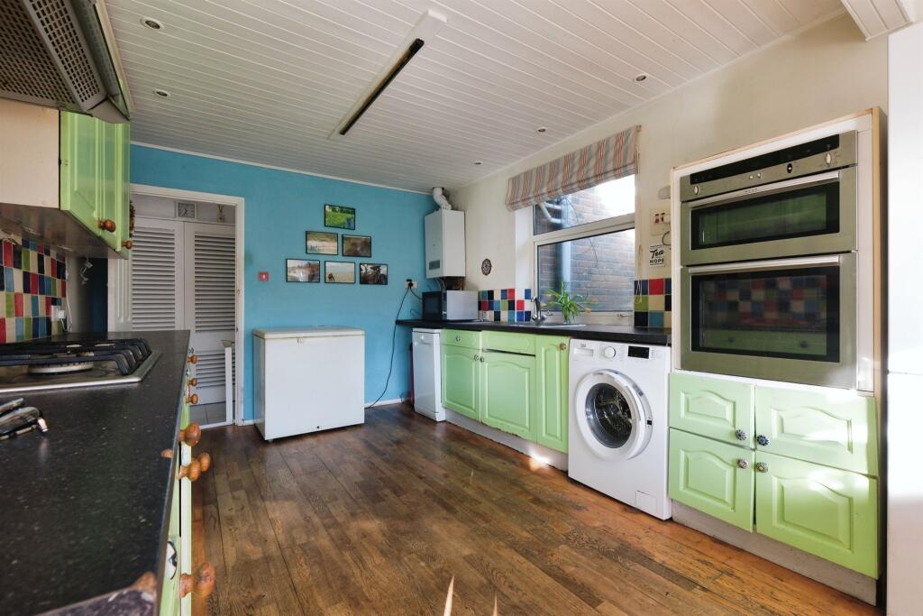 Additional property image - Fairlight Avenue, Telscombe Cliffs, Peacehaven