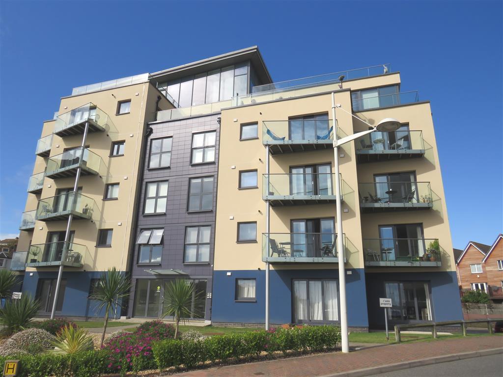 2 bedroom ground floor flat for sale in West Quay, Newhaven, BN9
