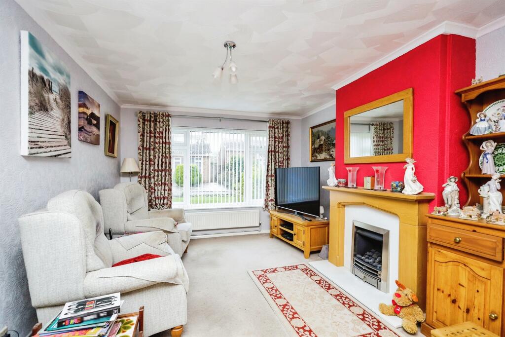 2 bedroom semi-detached bungalow for sale in Seven Sisters Road, Eastbourne, BN22