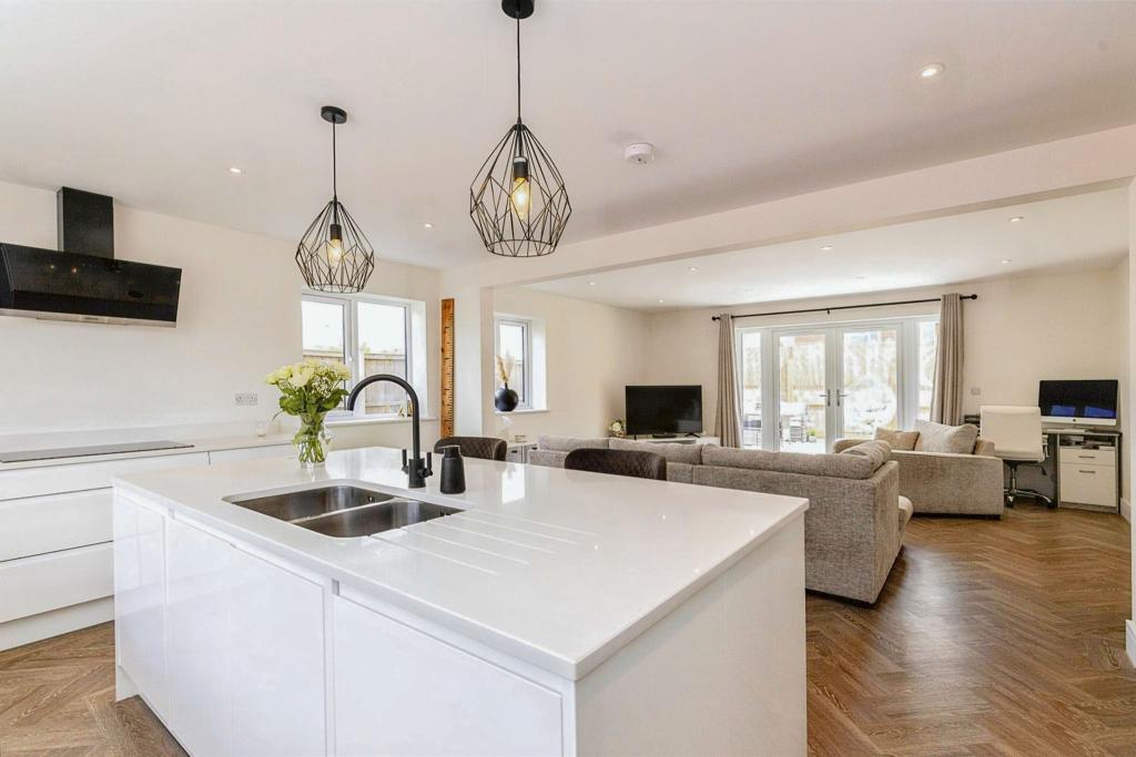 3 bedroom detached bungalow for sale in Upwell Road, March, PE15