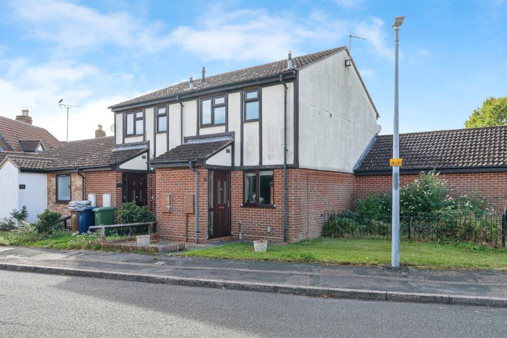 Main image of property: Carpenters Way, Doddington, MARCH