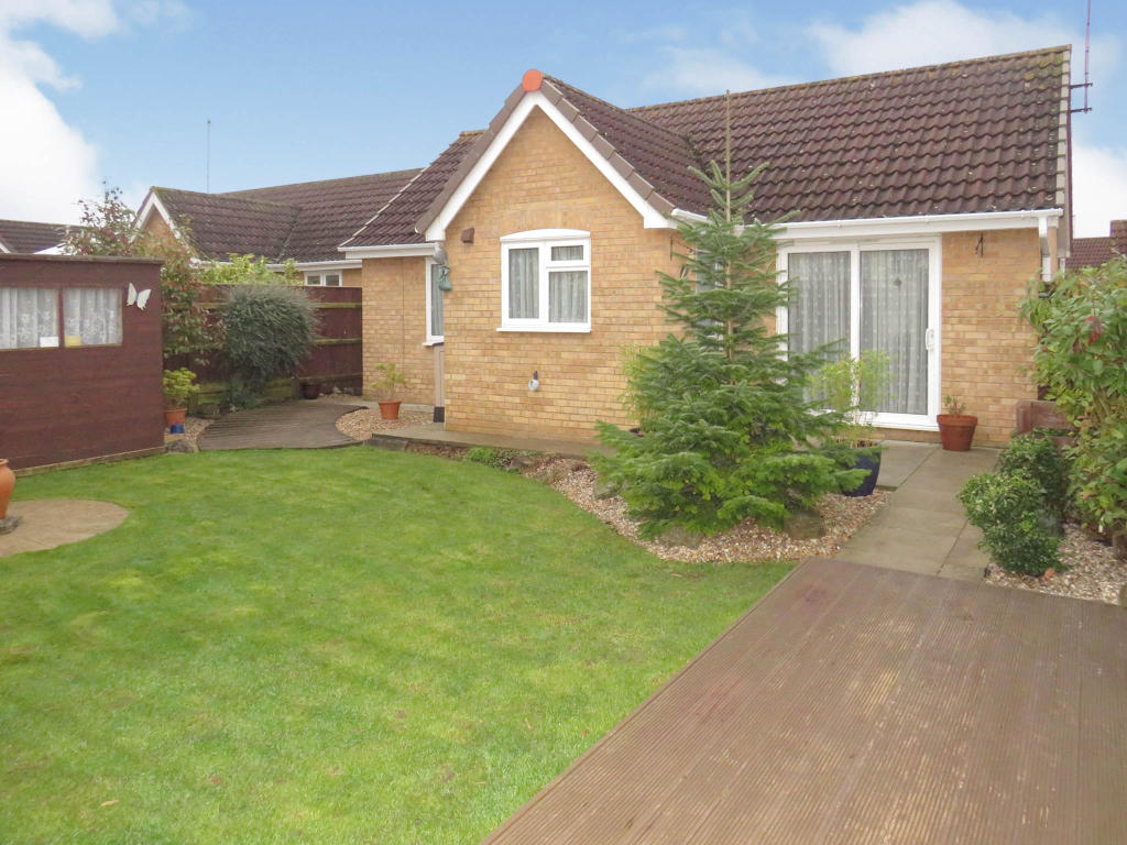 2 bedroom detached bungalow for sale in Olivers Way, March, PE15