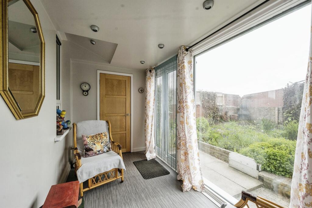 3 bedroom detached house for sale in Athelstane Road, Conisbrough