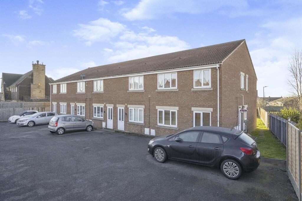 2 bedroom apartment for sale in Elm Road, Mexborough, S64