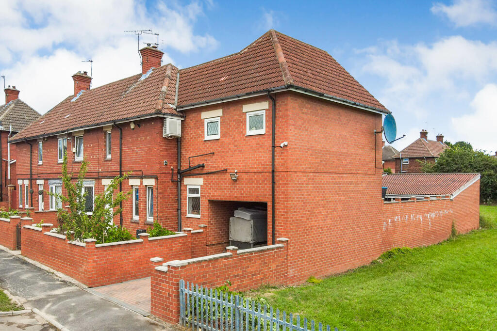 4 bedroom semi-detached house for sale in St. Andrews Road, Conisbrough, Doncaster, DN12