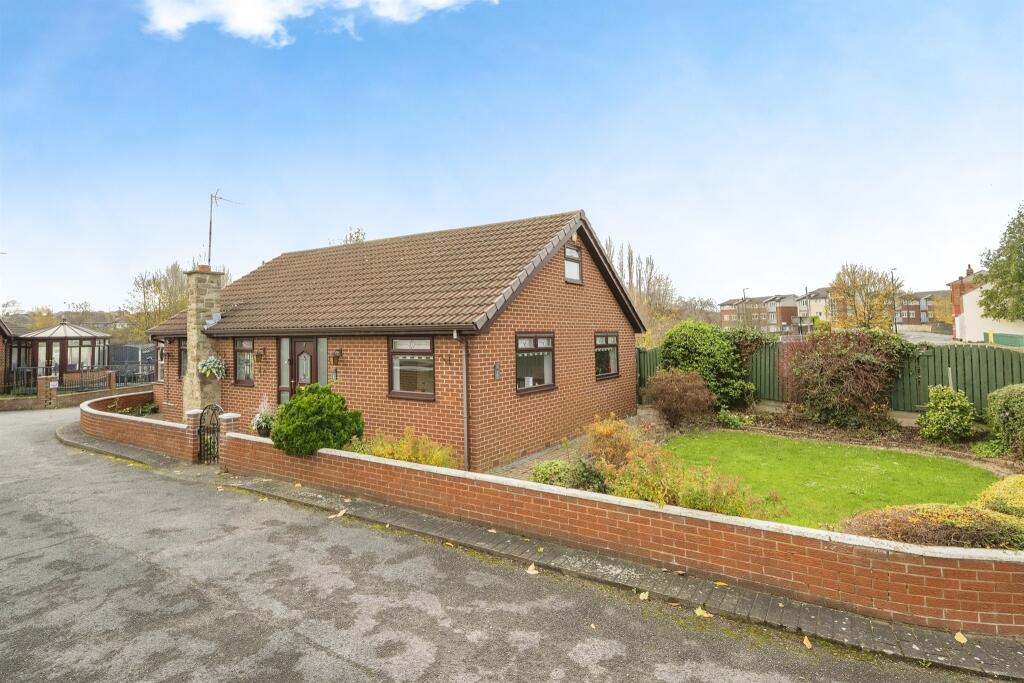 2 bedroom detached bungalow for sale in Dun Street, Swinton, Mexborough