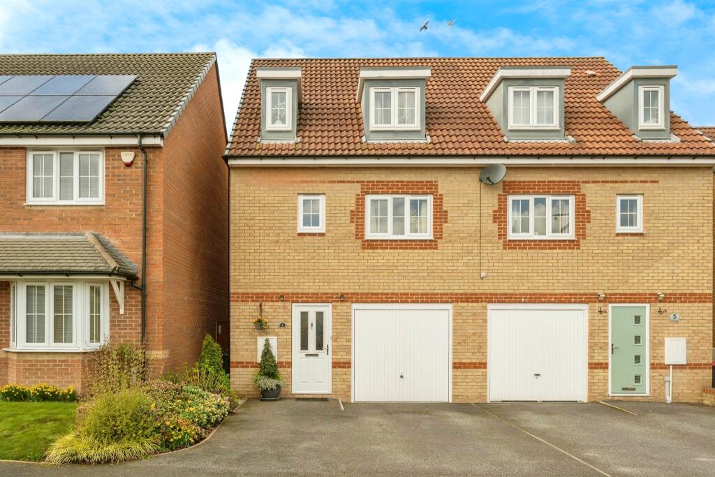 3 bedroom semidetached house for sale in Goodison Road, Brampton