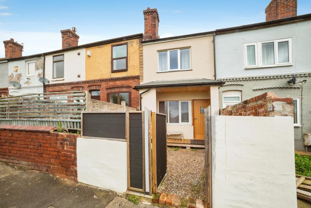 2 bedroom terraced house for sale in Railway View, Goldthorpe