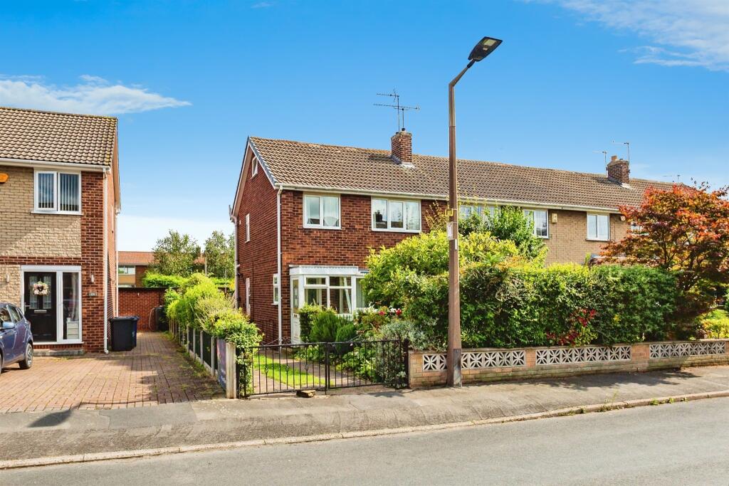 Main image of property: Clayfield View, MEXBOROUGH