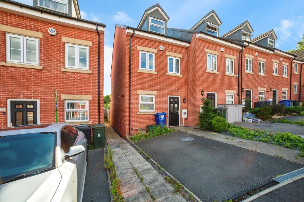 3 bedroom town house for sale in Harper Rise, Denaby Main, Doncaster, DN12
