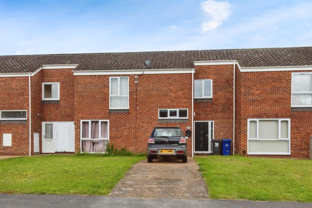 3 bedroom terraced house for sale in Birch Walk, Raf Lakenheath, Brandon, IP27
