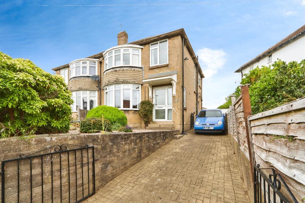 Main image of property: Carr Manor Parade, Leeds