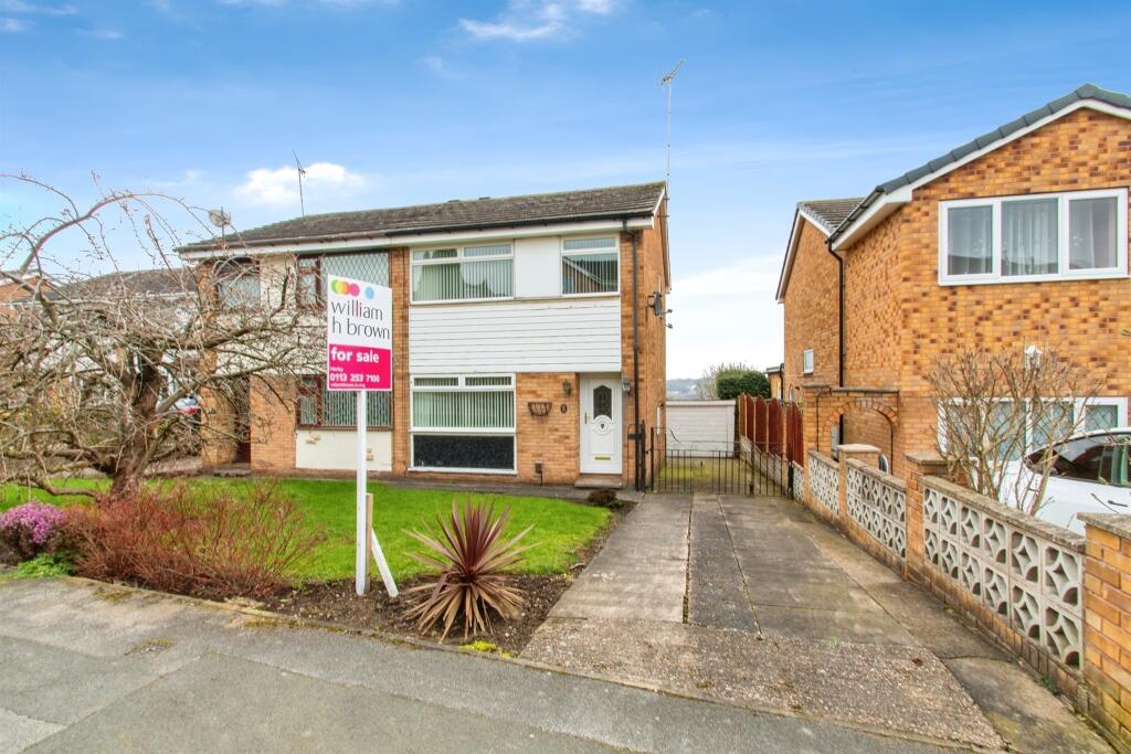 3 bedroom semidetached house for sale in Harwill Approach, Morley