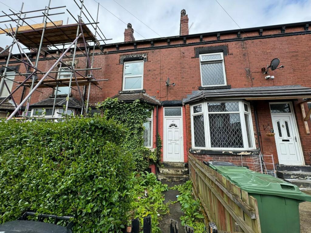 4 bedroom terraced house for sale in Cross Flatts Terrace, Leeds, LS11
