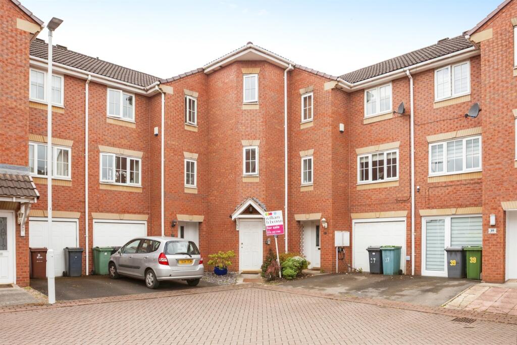 Main image of property: Kensington Way, Leeds