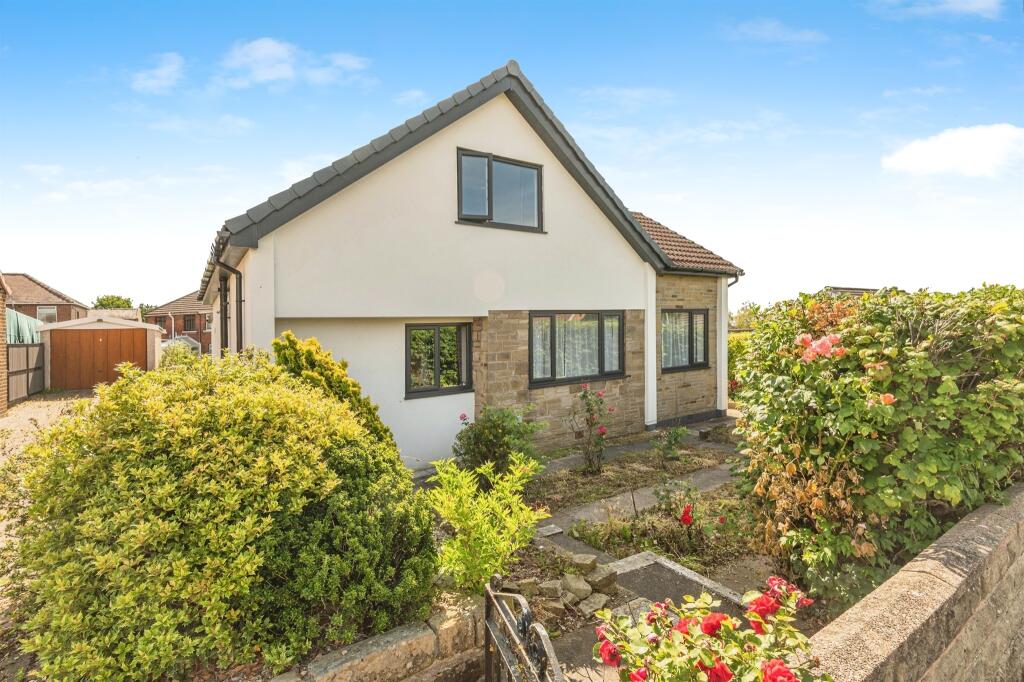 Main image of property: Redhill Crescent, Tingley, Wakefield