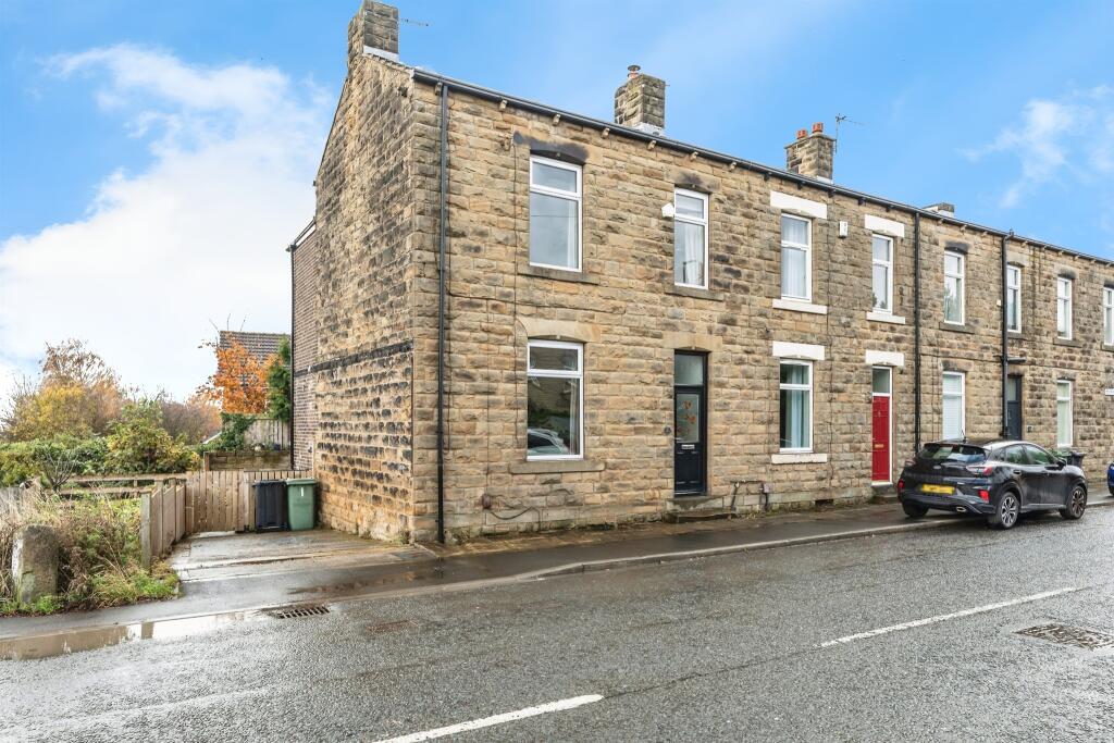 Main image of property: Gildersome Lane, Morley, Leeds